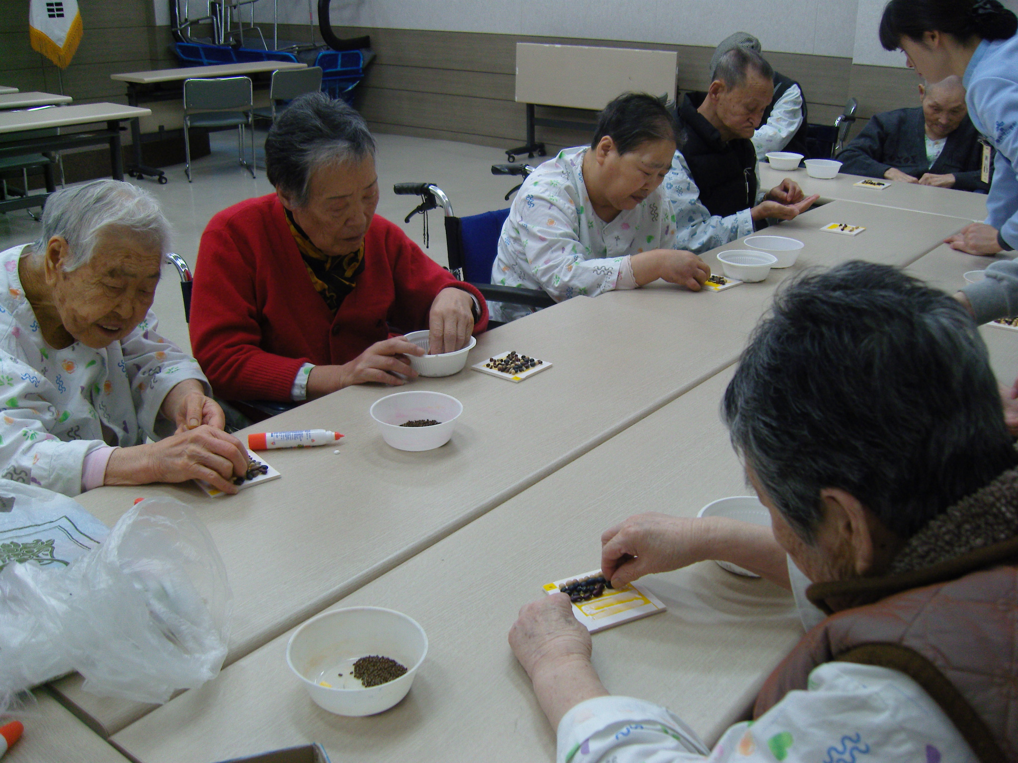 곡물 목걸이 만들기와 직조짜기